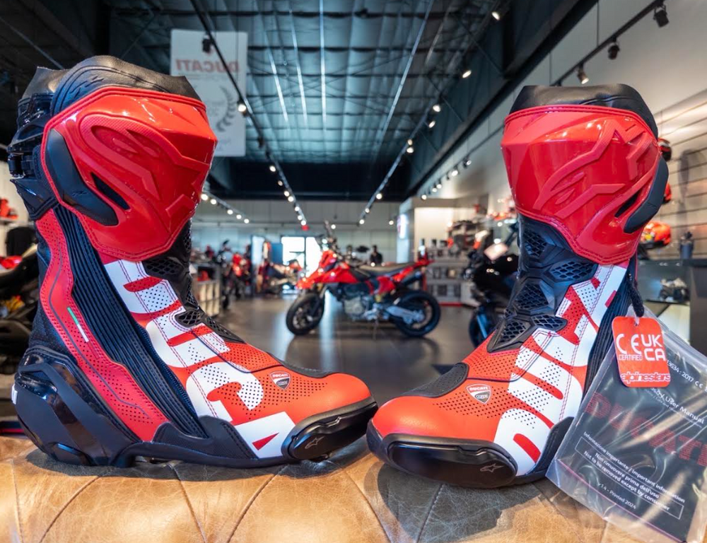 NEW Ducati Corse V6 Air Racing Motorcycle Boots Size 45 CE Track Performance