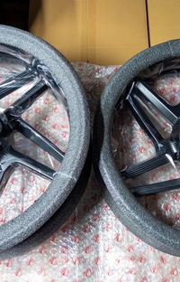NEW Ducati Carbon Fiber Wheels Rims Panigale V4 Streetfighter V4 96380271AA
