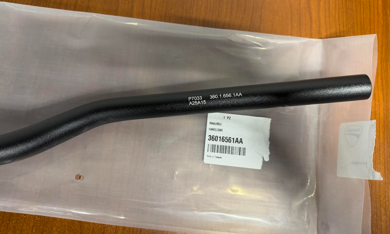 NEW OEM Ducati Black Handlebars 36016561AA Desmo 450
