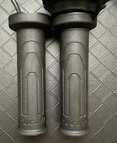 NEW OEM Ducati Heated Grip Set 96680574A