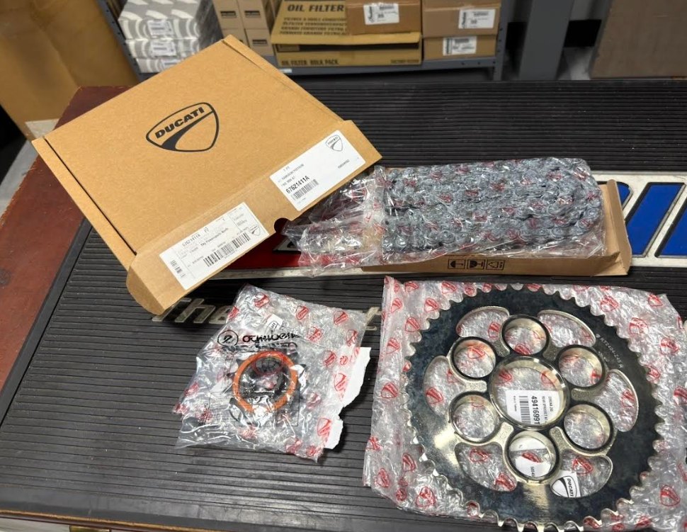 NEW OEM Ducati StreetFighter V2 Final Drive Kit 67621411A
