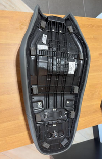 NEW OEM Triumph Quilted Dual Comfort Seat 36TA0052
