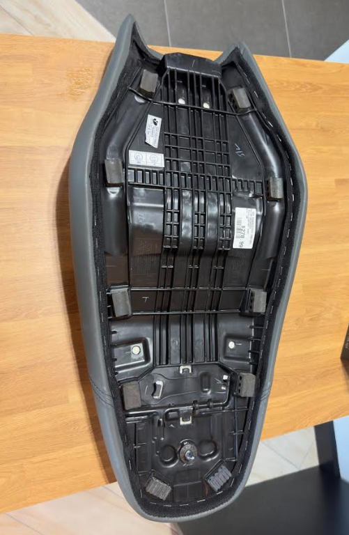 NEW OEM Triumph Quilted Dual Comfort Seat 36TA0052
