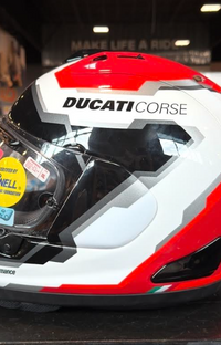 arai ducati helmet ktorho kompaktnos sa men Arai Corsair Cascos Arai Ducati